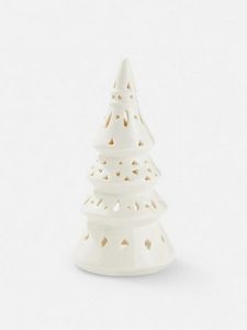Oferta de Árvore de Natal cerâmica alta por 7€ em Primark