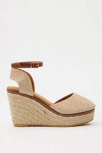 Oferta de Sandália de cunha básica fechada por 22,99€ em Springfield