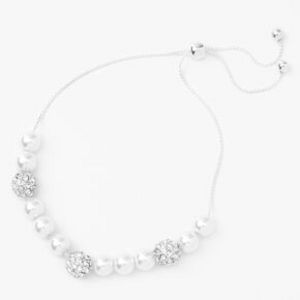 Oferta de Silver Pearl Fireball Bolo Bracelet por 3,49€ em Claire's