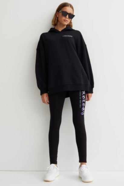 Oferta de Sweatshirt oversize com capuz por 10,99€ em H&M
