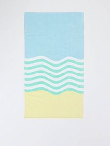 Oferta de Toalha Com Ondas Estampada por 12,99€ em Lefties