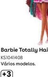 Oferta de Barbie - Boneca Totally Hair - Vestido e acessórios corações por 25,99€ em Toys R Us